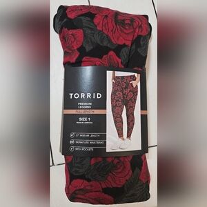 Torrid Leggings Size 1 - Rose Print